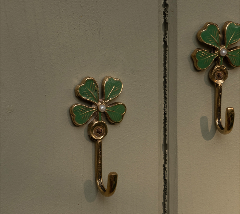 LUCKY CLOVER