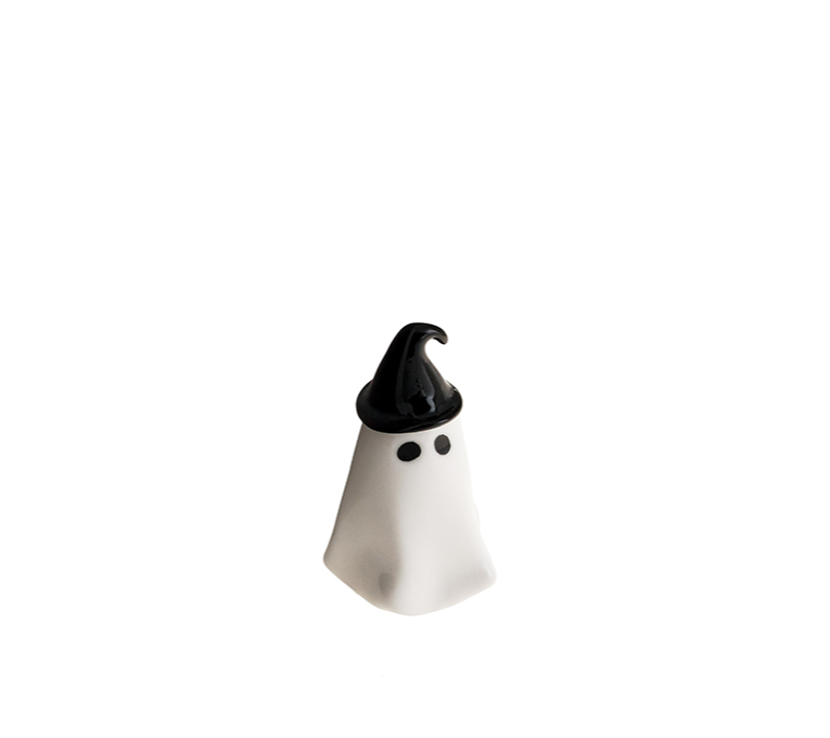 GHOST WITH HAT 